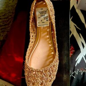 Women’s flats